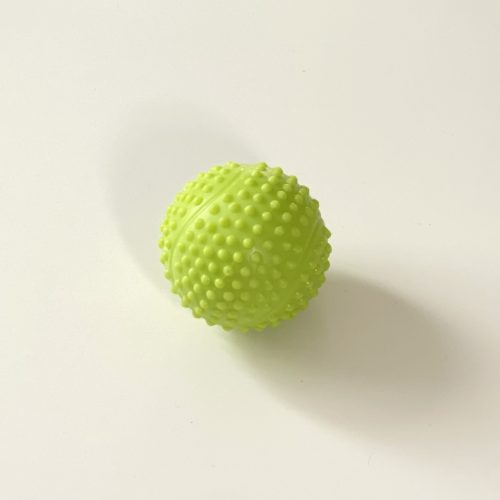 Gumilabda, apró tüskékkel - 8cm - zöld