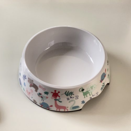 Masszív falú, fém betétes, műanyag tál - 26cm/1200ml - színes állatmintákkal